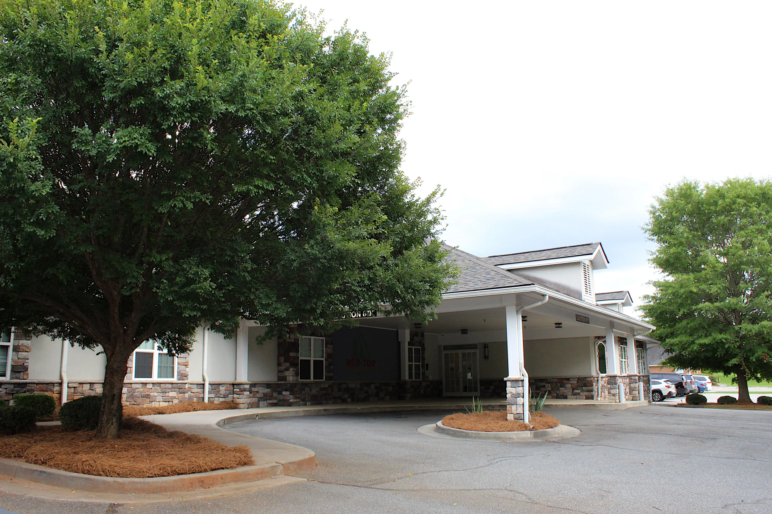 The exterior of Red Top Wellness Center, an inpatient mental health facility in Cartersville, Georgia.
